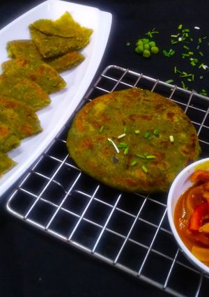 A picture of Seasonal Stuff Paratha.