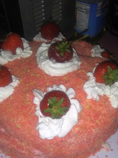 A picture of Strawberry eclair crunch cake.