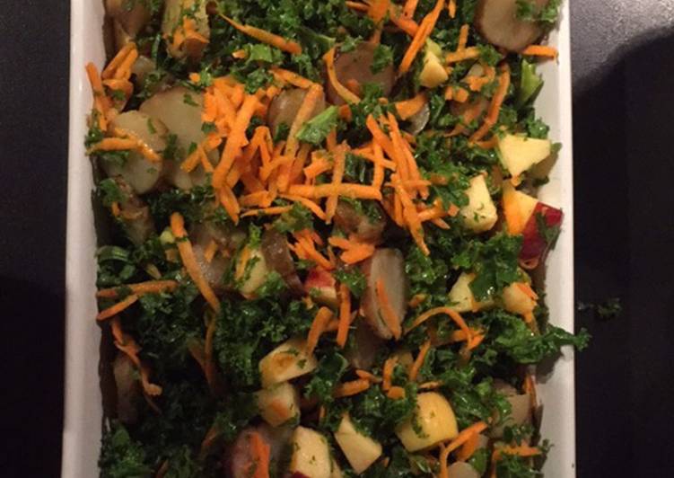 Recipe: Yummy Salat med grønkål, æble og bagte jordskokker