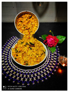 पोह्यांचा चीवडा (pohe chivada recipe in marathi) रेसिपी चे मुख्य फोटो