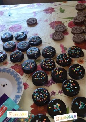 Una foto de Alfajores