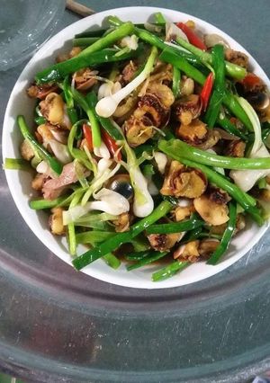 Hình của món Ốc cừ sào tỏi non.