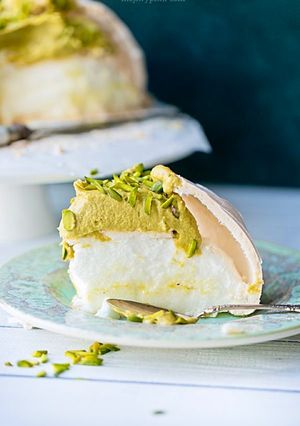 Zdjęcie przepisu Pistacjowa Pavlova.