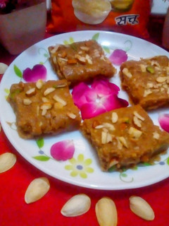 सत्तू की बर्फी रेसिपी मुख्य फोटो