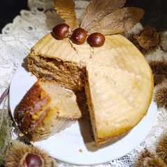 Una foto de Bizcocho de Castañas relleno de Crema Pastelera