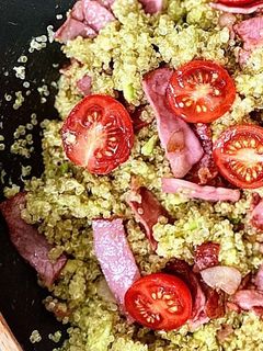 Foto de Quinoa com bacon e abacate