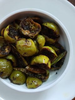 ગુંદા મરચાં નો સંભારો (Gunda Marcha Sambharo Recipe In Gujarati) રેસીપી મુખ્ય ફોટો