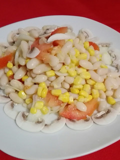 Una foto de Ensalada de judías blancas