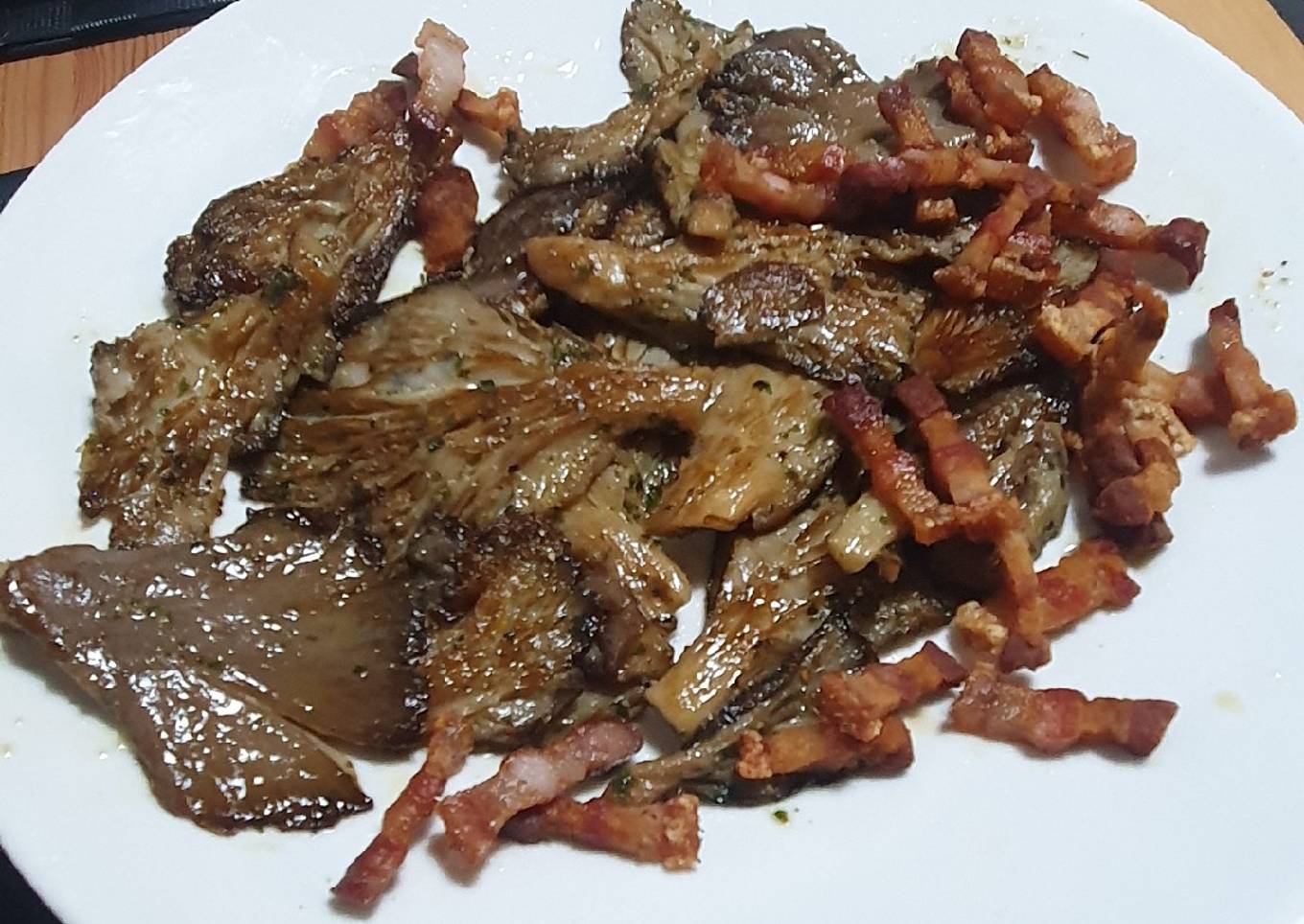 Setas a la plancha con panceta ibérica