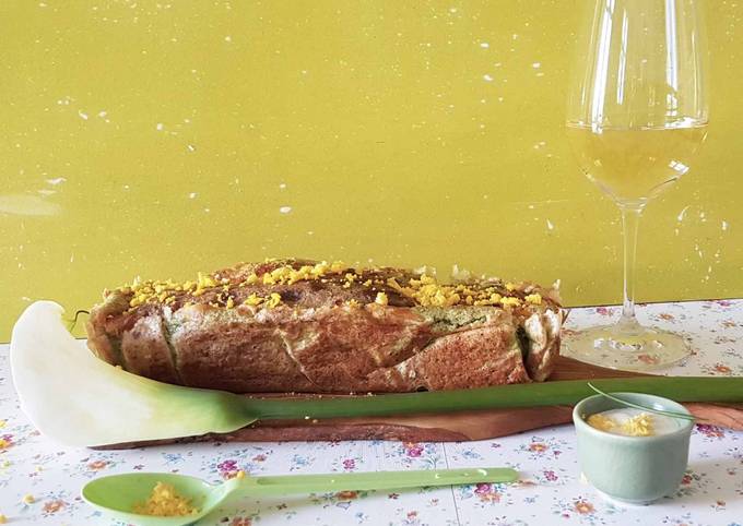 Plum-cake ai piselli, mimosa d’uovo e maionese al vino