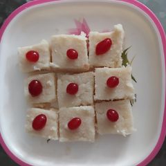 A picture of Coconut barfi.