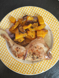 Una foto de Pollo al horno con calabaza