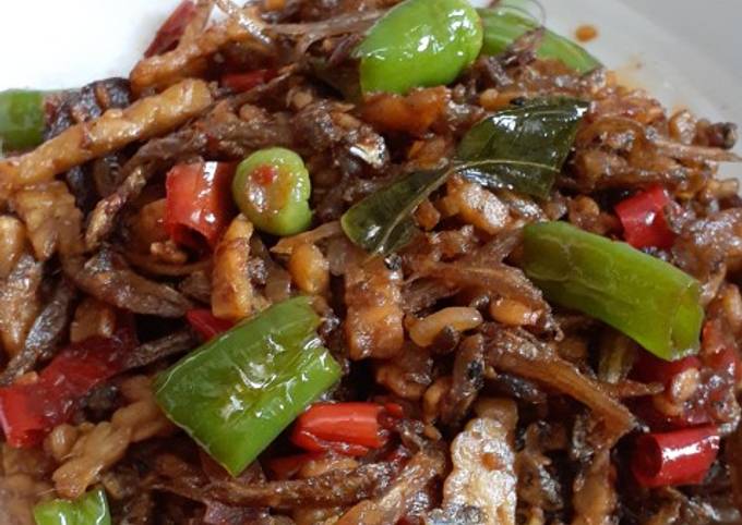 Wajib coba! Bagaimana cara buat Sambel teri tempe cabe hijau endul  nagih banget