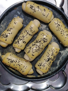 A picture of Chicken Parmesan Rolls.