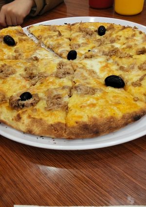 صورة لوصفة بيتزا 🍕 3 فرماج وطونة