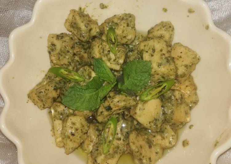 Simple Way to Prepare Speedy Hara bhra creamy chicken