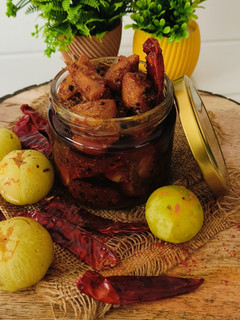 आंवले का अचार (gooseberry pickle recipe in Hindi) रेसिपी मुख्य फोटो