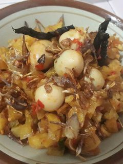 Foto resep Sambel goreng kentang telur puyuh