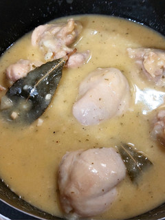 Una foto de Muslitos de pollo al ajillo en Thermomix