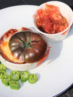 Une photo de Oeuf cocotte dans tomate