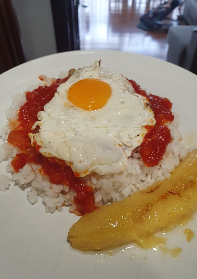 Una foto de Arroz a la cubana