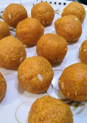 A picture of Motichoor ke laddu.