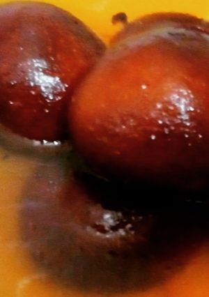 A picture of Gulab Jamun.