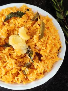 பருப்பு அரிசி சாதம் (Dal rice recipe in tamil) செய்முறை முக்கிய புகைப்படம்