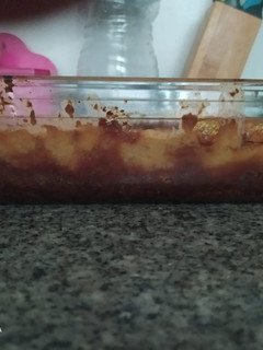 Una foto de Pudin de melocotón con base de caramelo y coco