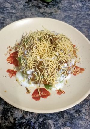 A picture of Moong dal Kachori chaat.
