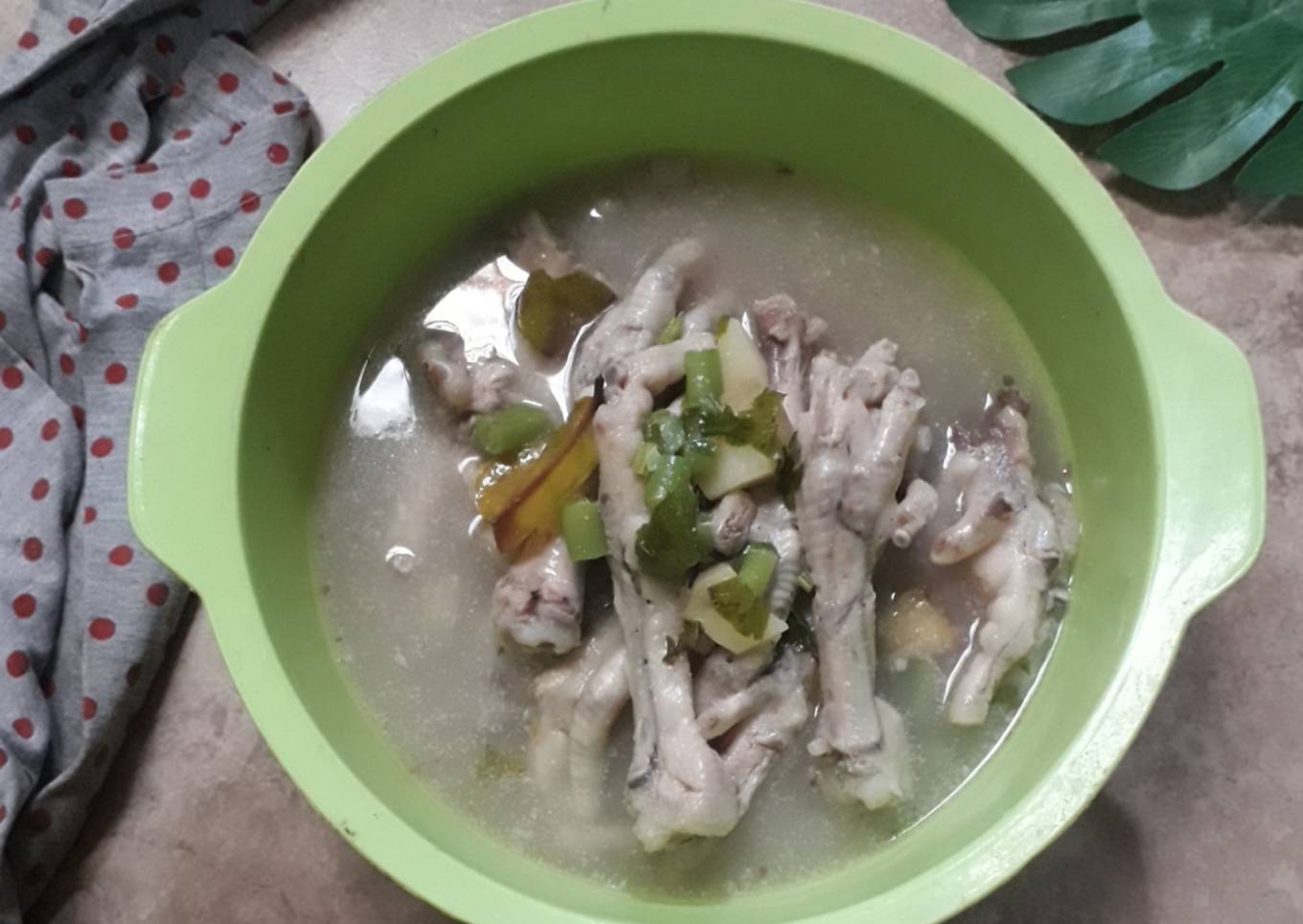 Sup Daun Lemon (Anak-anak bisa membuatnya)