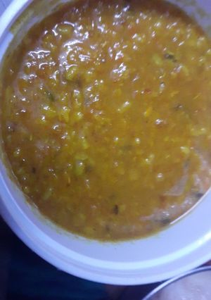 A picture of Dal fry.