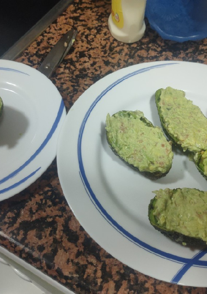 Una foto de Aguacate con salmón