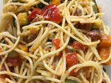Espaguetis con verduras y jamón