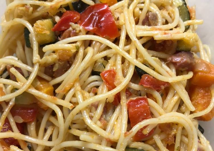 Espagueti Rojo Con Verduras Espagueti Rojo Con Verduras