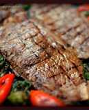 Entrecot a la parrilla con pimientos