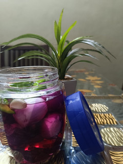 A picture of White Wine Vinegar Pickle(Onion).