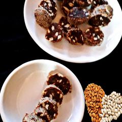 A picture of Khajur rolls.