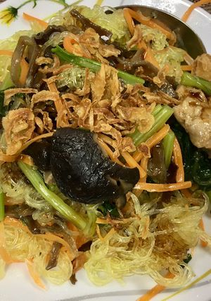 Hình của món Miến trộn cho ngày ăn chay.