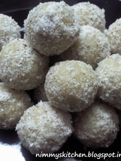A picture of Coconut Ladoo.