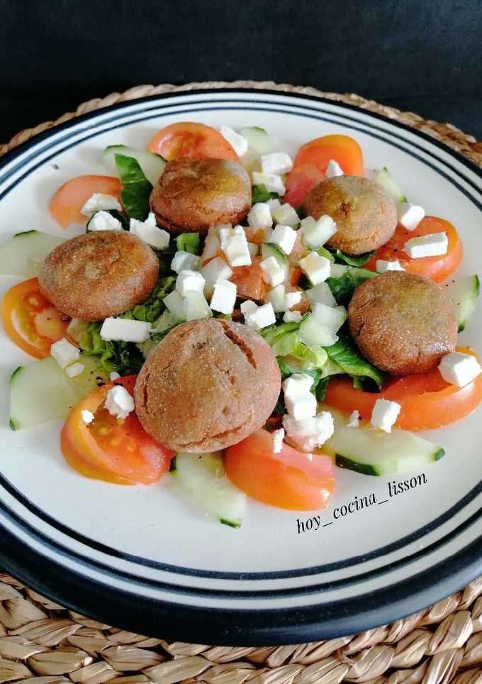 Una foto de Ensalada de falafel