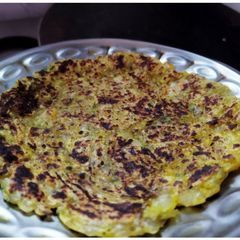 A picture of Sabudana Thalipeeth.