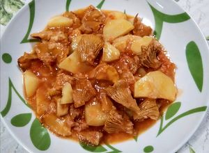 Foto di Funghi galletti con patate