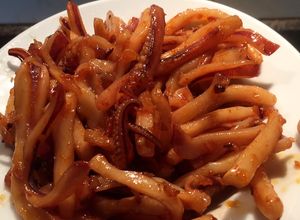 Hình của món Mực khô xào sa tế.