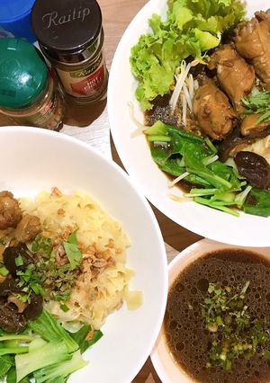 รูปของ ก๋วยเตี๋ยวไก่ตุ๋น