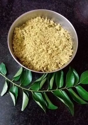 कढीपत्ता चटणी (Kadhipatta Chutney Recipe In Marathi) रेसिपी चे मुख्य फोटो 