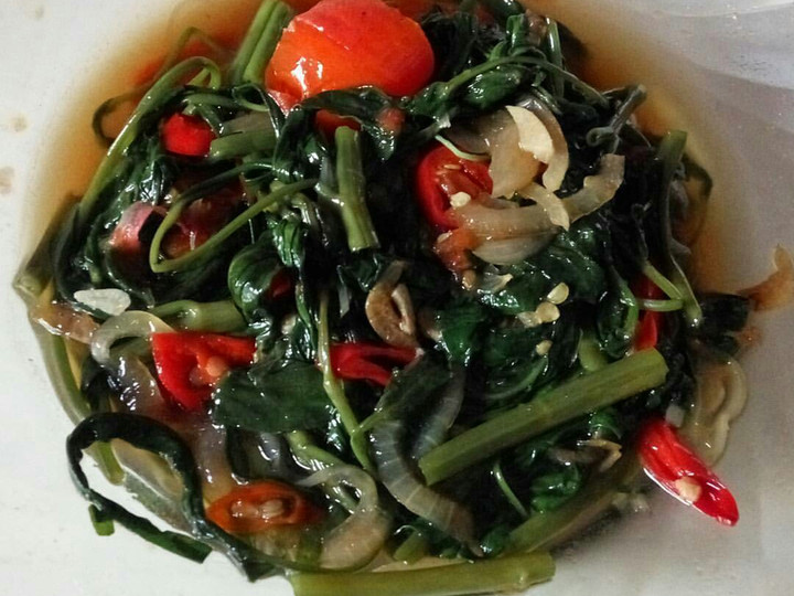 Langkah Mudah untuk Membuat Ca kangkung teriaki yang Lezat Sekali