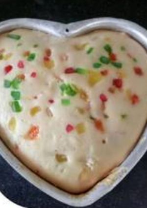A picture of Tuty fruti cake.