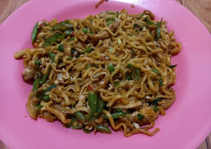 Bagaimana Menyiapkan Mie goreng Ayam Buncis Anti Gagal