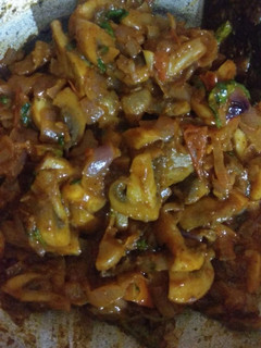 காளான் மசாலா (kaalan masala recipe in tamil) செய்முறை முக்கிய புகைப்படம்